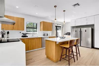 24  Castle Harbor Is, Fort Lauderdale, FL 33308 - Photo 15