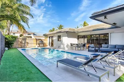 24  Castle Harbor Is, Fort Lauderdale, FL 33308 - Photo 3