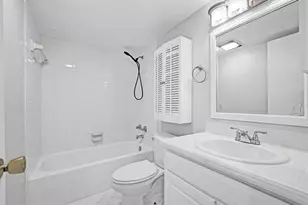 7552 Stirling Rd, Hollywood, FL 33024 - Photo 13