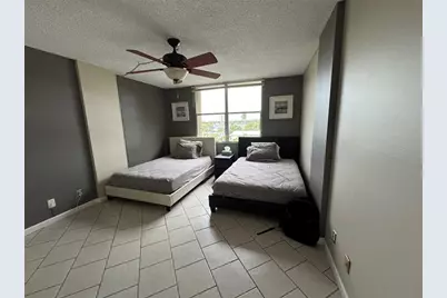 120  Royal Park Dr, Unit #B4, Oakland Park, FL 33309 - Photo 11