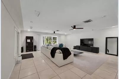 3999 NE 15th Ave, Oakland Park, FL 33334 - Photo 15