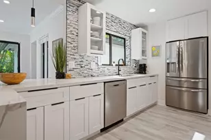 2508 NE 21st Ct, Fort Lauderdale, FL 33305 - Photo 5