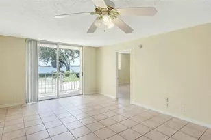 470 Executive Center Dr, West Palm Beach, FL 33401 - Photo 1