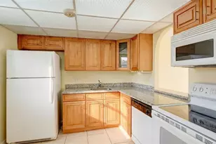 470 Executive Center Dr, West Palm Beach, FL 33401 - Photo 7