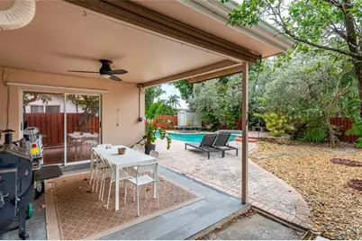 1512 E Hawthorne Cir, Hollywood, FL 33021 - Photo 19