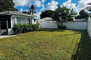 1040 N 74th Way, Hollywood, FL 33024 - Photo 13