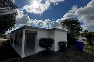 1040 N 74th Way, Hollywood, FL 33024 - Photo 33