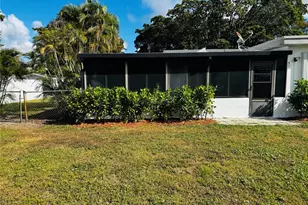 1040 N 74th Way, Hollywood, FL 33024 - Photo 17