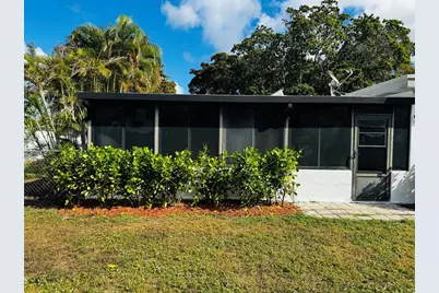 1040 N 74th Way, Hollywood, FL 33024 - Photo 15