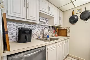 111 Briny Ave Unit, Pompano Beach, FL 33062 - Photo 15