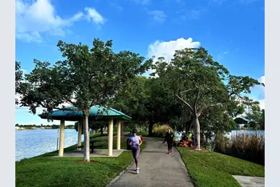 120  Royal Park Dr, Unit #B4, Oakland Park, FL 33309 - Photo 21