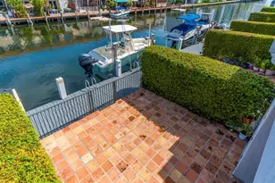 3827 NE 166th St, North Miami Beach, FL 33160 - Photo 27