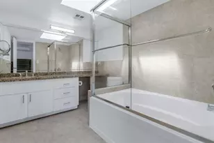 3827 NE 166th St, North Miami Beach, FL 33160 - Photo 17