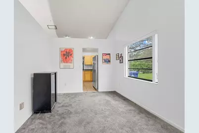 425  Shadow Wood Ln, Coral Springs, FL 33071 - Photo 9