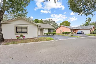 425  Shadow Wood Ln, Coral Springs, FL 33071 - Photo 3