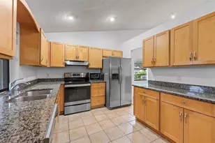 425 Shadow Wood Ln, Coral Springs, FL 33071 - Photo 17