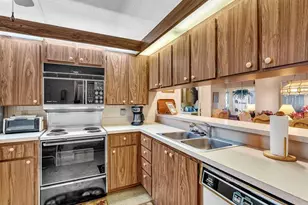 6049 Balboa Cir, Boca Raton, FL 33433 - Photo 11