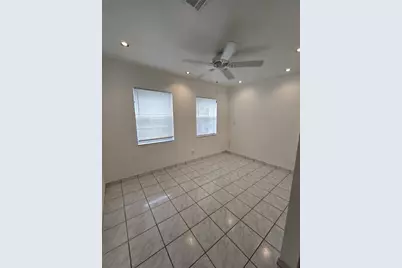 31 SW 10th St, Dania Beach, FL 33004 - Photo 7