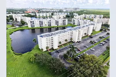 321 SE 3rd St, Unit #307, Dania Beach, FL 33004 - Photo 1