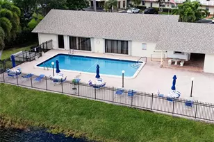 321 SE 3rd St, Dania Beach, FL 33004 - Photo 21