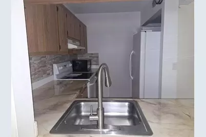 10037  Winding Lake Rd, Unit #102, Sunrise, FL 33351 - Photo 3