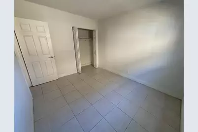 4061 N Dixie Hwy, Unit #17, Oakland Park, FL 33334 - Photo 9