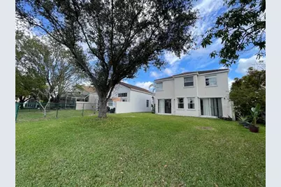 140 NW 151st Ave, Pembroke Pines, FL 33028 - Photo 13