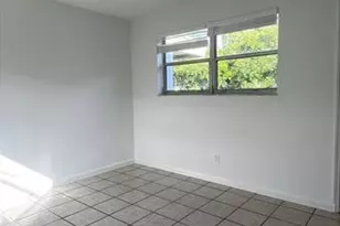 140 NW 40th St, Oakland Park, FL 33309 - Photo 9