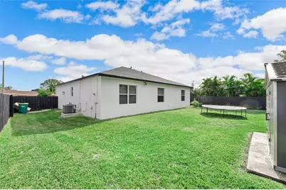 8211 NW 74th Ave, Tamarac, FL 33321 - Photo 35