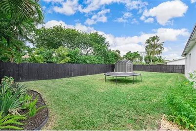 8211 NW 74th Ave, Tamarac, FL 33321 - Photo 33