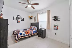 8211 NW 74th Ave, Tamarac, FL 33321 - Photo 27