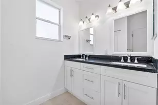 8211 NW 74th Ave, Tamarac, FL 33321 - Photo 21