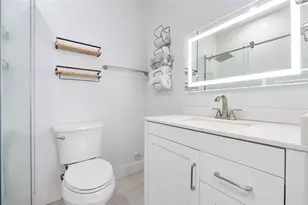 8211 NW 74th Ave, Tamarac, FL 33321 - Photo 17