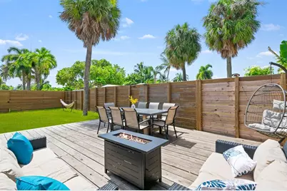 865 NE 23rd Ter, Pompano Beach, FL 33062 - Photo 25