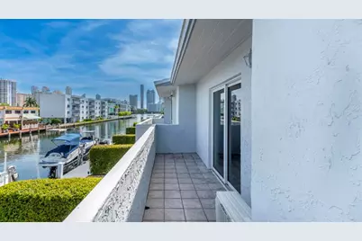 3827 NE 166th St, North Miami Beach, FL 33160 - Photo 25