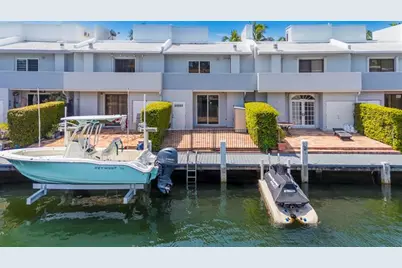 3827 NE 166th St, North Miami Beach, FL 33160 - Photo 29