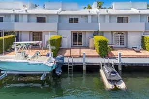 3827 NE 166th St, North Miami Beach, FL 33160 - Photo 29