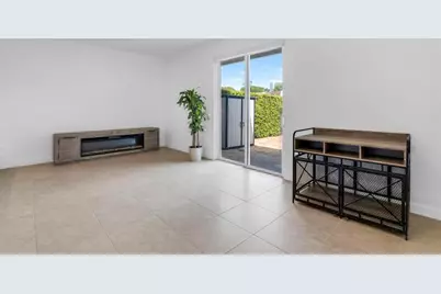 3827 NE 166th St, North Miami Beach, FL 33160 - Photo 13