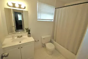 505 NW 177th St, Miami, FL 33169 - Photo 7