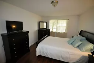 505 NW 177th St, Miami, FL 33169 - Photo 5