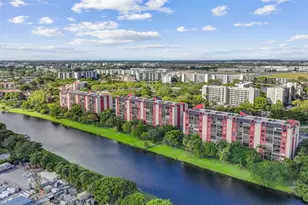 2202 S Cypress Bend Dr, Pompano Beach, FL 33069 - Photo 27