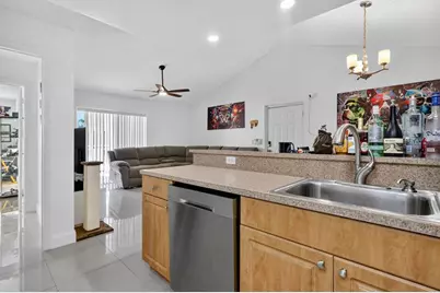 18840 NW 57th Ave, Unit #302, Hialeah, FL 33015 - Photo 17