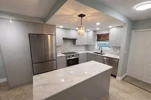 809 W Oakland Park Blvd, Oakland Park, FL 33311 - Photo 1