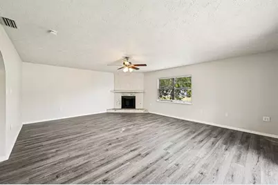 913 SE 8th St, Stuart, FL 34994 - Photo 3