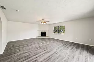 913 SE 8th St, Stuart, FL 34994 - Photo 3