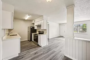 913 SE 8th St, Stuart, FL 34994 - Photo 9