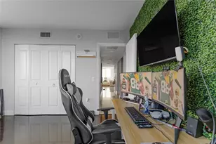 2641 N Flamingo Rd, Sunrise, FL 33323 - Photo 15