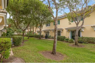 7782  Paddock Pl, Davie, FL 33328 - Photo 7