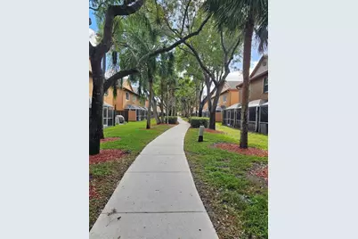 1498  Barcelona Way, Unit #3-21, Weston, FL 33327 - Photo 3