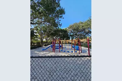 1498  Barcelona Way, Unit #3-21, Weston, FL 33327 - Photo 7